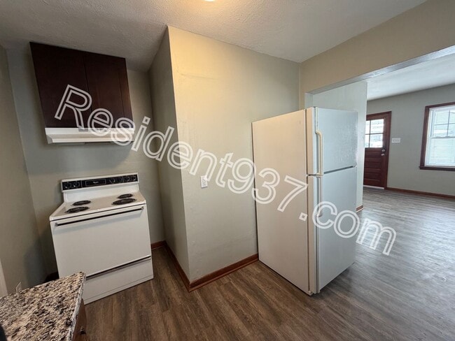 Building Photo - Updated 3 bed 1 bath home