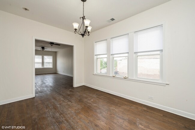 Building Photo - 5028 W Madison St