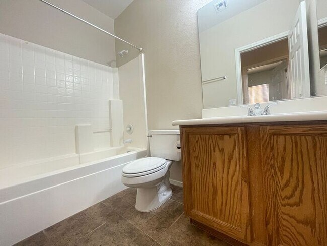 Building Photo - 3702 Fading Sun St