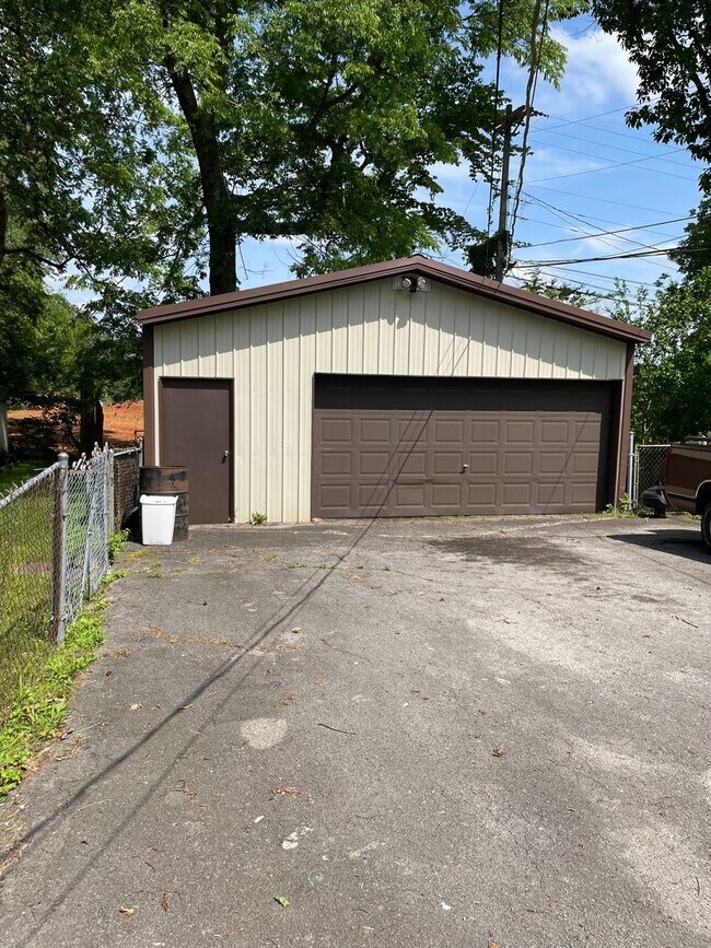 Building Photo - 230 Downer Dr