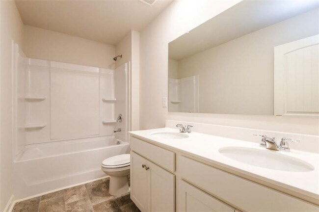 Building Photo - 14 Canterbury Vly