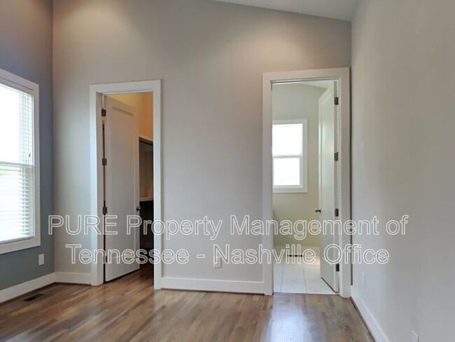 Building Photo - 1704B Simpkins St