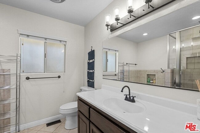 Building Photo - 1197 Oriole Rd