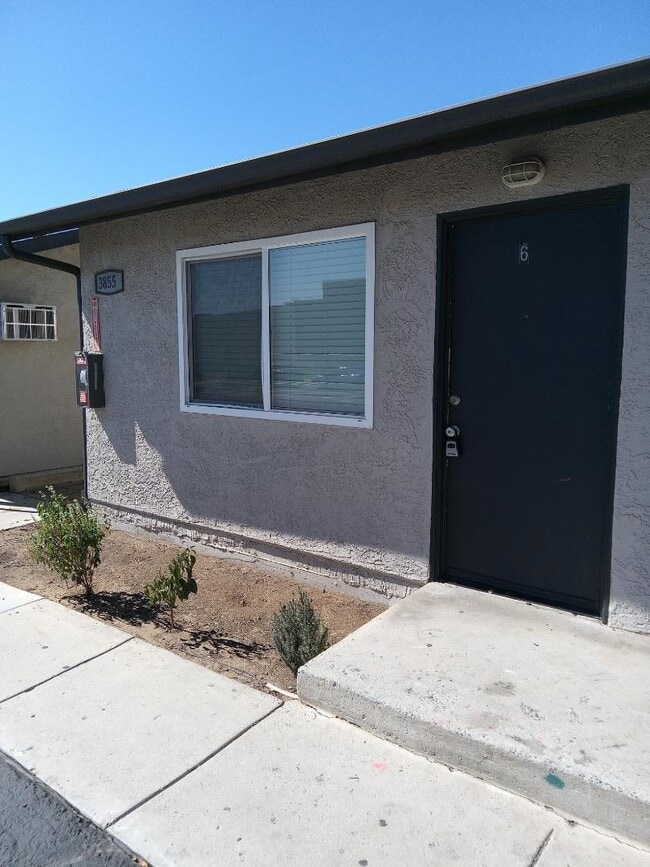 Building Photo - 3855 Stobbs Way