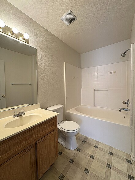 Building Photo - 4300 Alleeta Dr