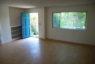 Building Photo - 6624 Pasado Rd