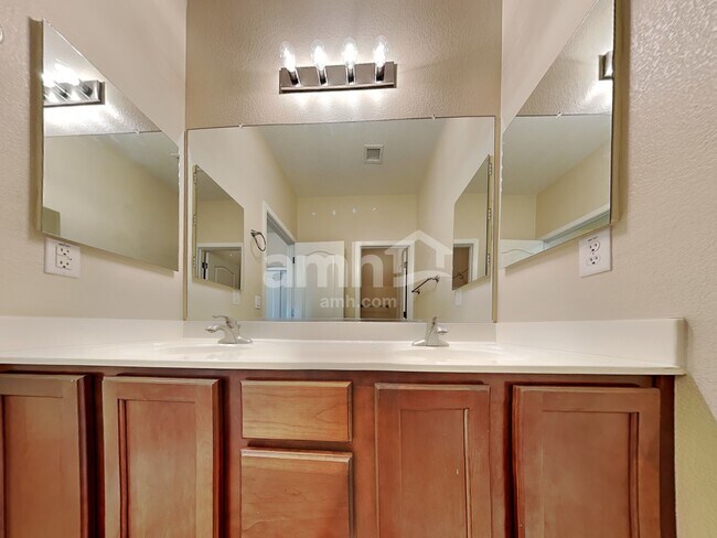 Building Photo - 14643 W Acapulco Ln