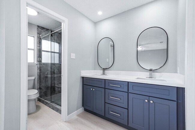 Building Photo - 3610 Brier Gardens Dr