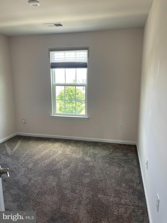 Building Photo - 331 S Parkway Dr