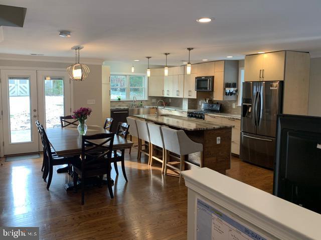 Building Photo - 7413 Farnum St