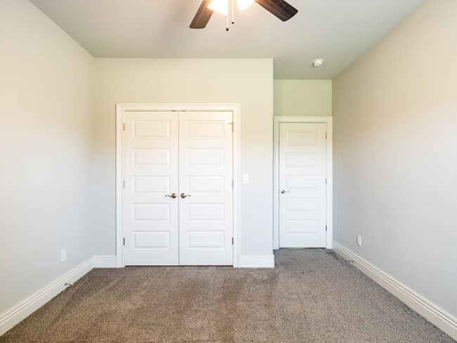 Building Photo - 1671 Sunrise Cir