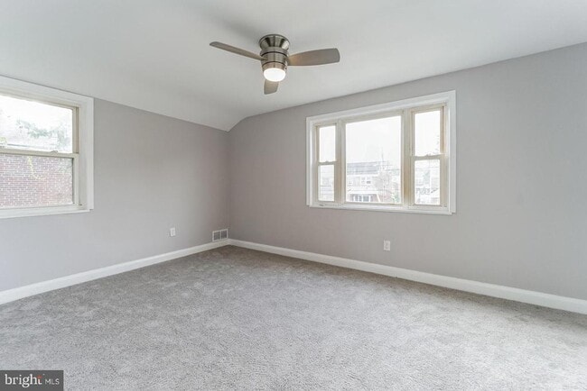 Building Photo - 4011 Mortimer Ave