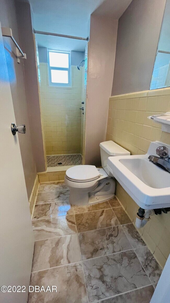 Building Photo - 732 N Halifax Ave