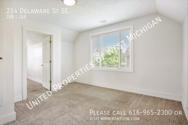 Building Photo - 214 Delaware St SE