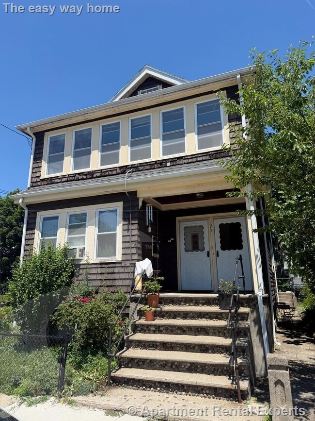 Building Photo - 27-29 Thacher St