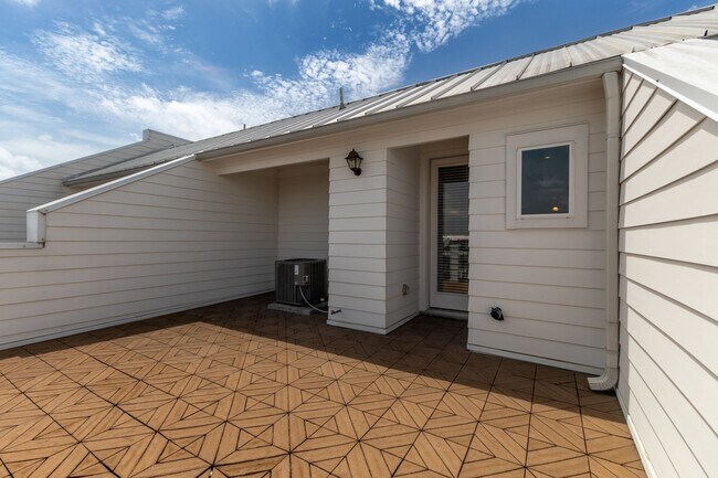 Building Photo - 8711 Oak Kolbe Ln