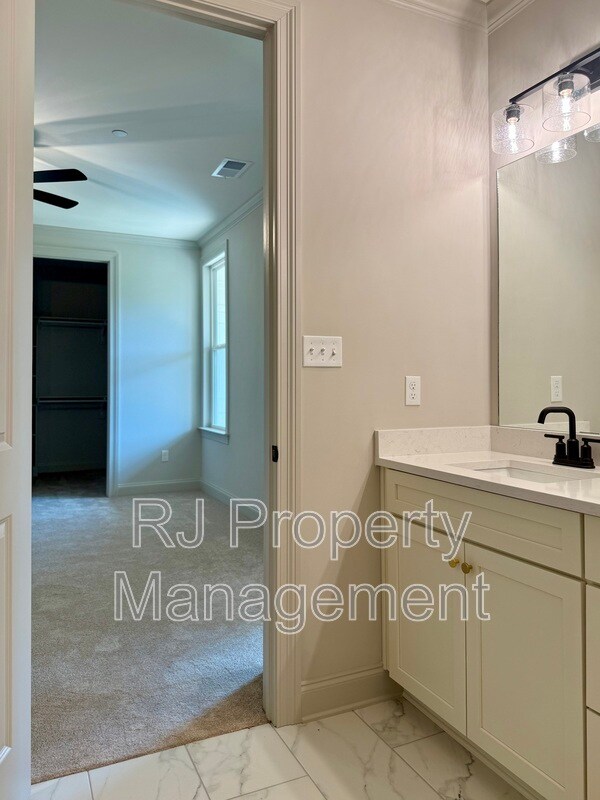 Building Photo - 924 Aldwick Dr