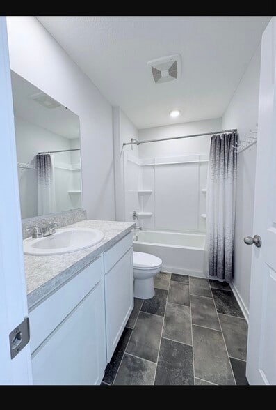 Building Photo - 382 Trinity Wy E