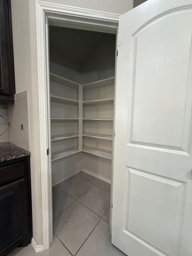 Building Photo - 3/2/2 Heights of Weatherford Estates
