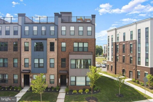 Building Photo - 43785 Transit Sq