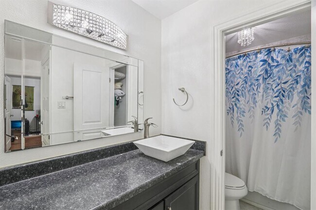 Building Photo - 5801 Thunderbird St