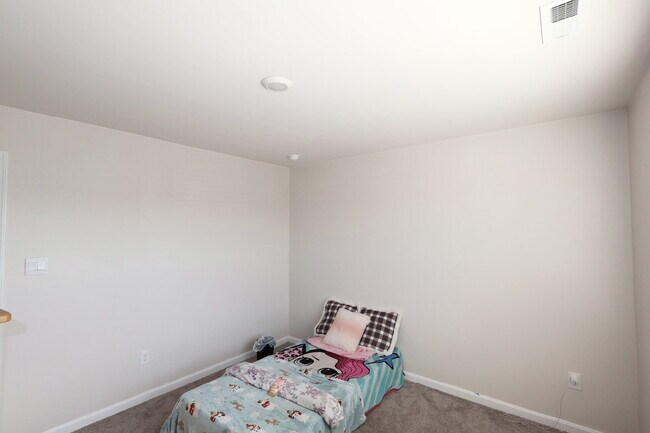 Building Photo - 7001 Batten Ct