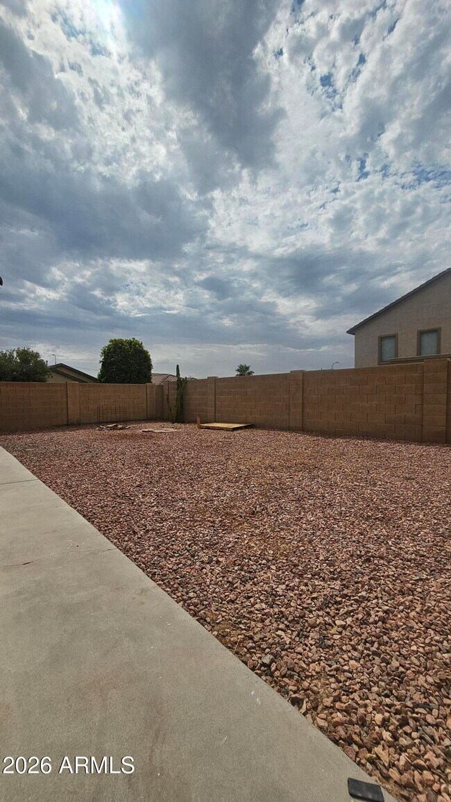 Building Photo - 9915 W Wier Ave