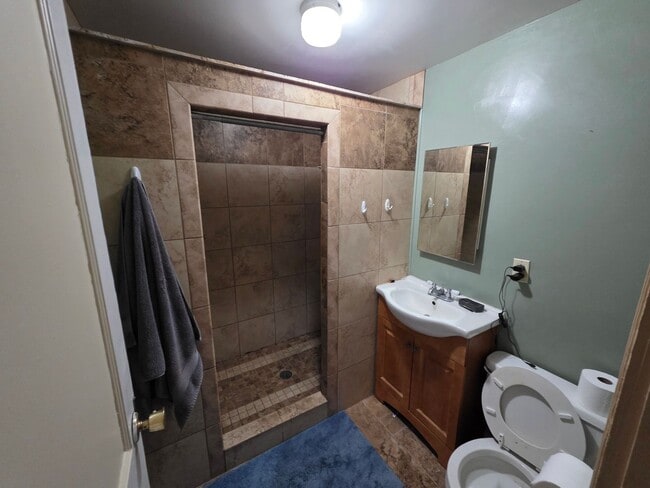 Building Photo - Duluth, MN 3 Bed, 1 Bath