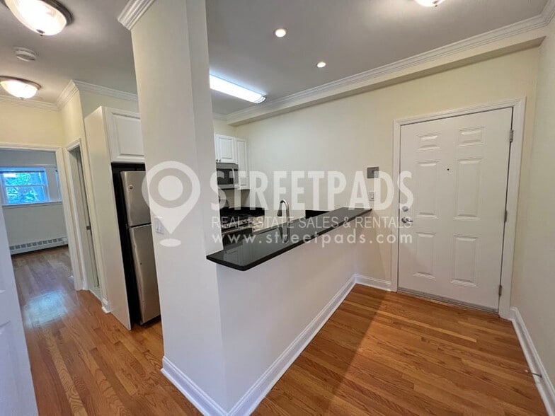 Building Photo - 1 Langdon Sq