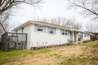 Building Photo - 501A Fedders Dr