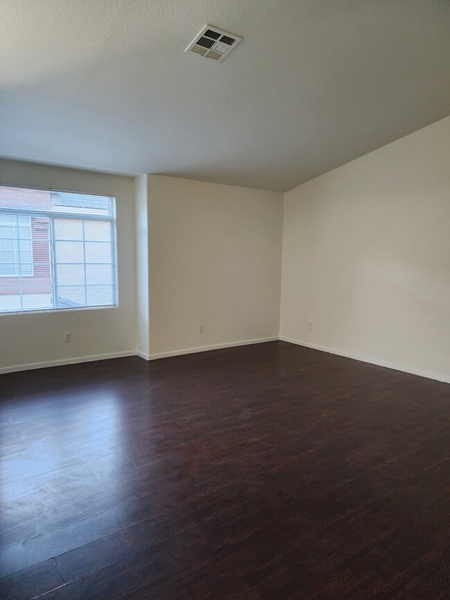 Building Photo - 929 Dusty Creek St