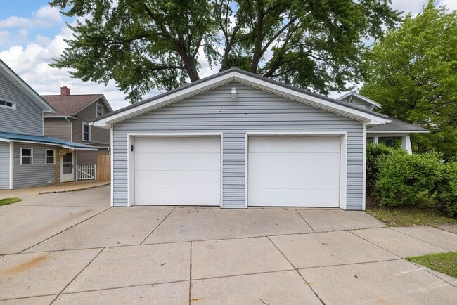 Building Photo - Remodeled  3 Bdrm Wesleyville Home w Workm...