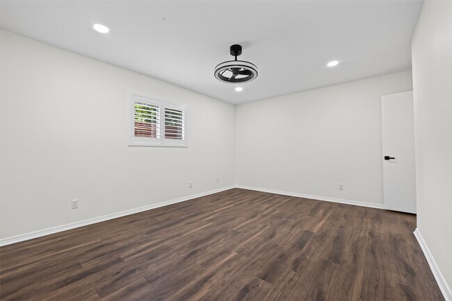 Building Photo - 5830 Yarwell Dr