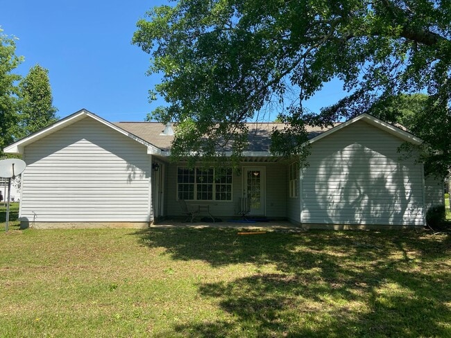 Building Photo - Home for rent in Tuscaloosa! Available to view with a 48 hour notice!