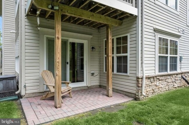 Building Photo - Gorgeous End of Group Owings Mils 3bd/2.5ba w/ A/C, W/D, and Modern Amenities! Available now!