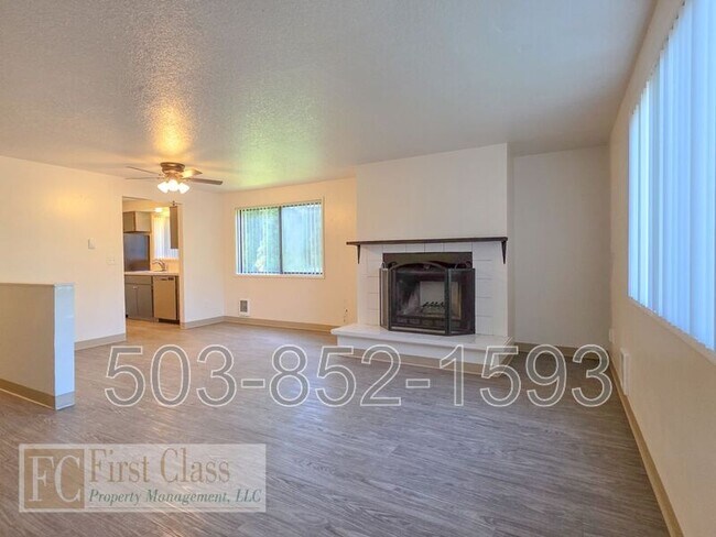 Building Photo - 2326 21st Pl