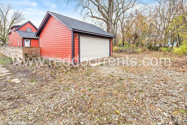 Building Photo - 1619 N Tacoma Ave