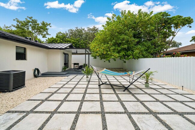 Building Photo - 3737 Frow Ave