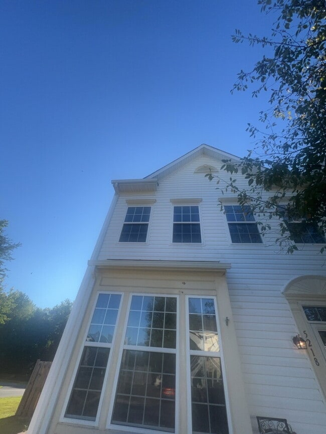 Building Photo - Move-in Special: $100 off of the first mon...