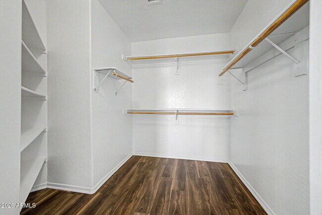 Building Photo - 3121 E Wagoner Rd