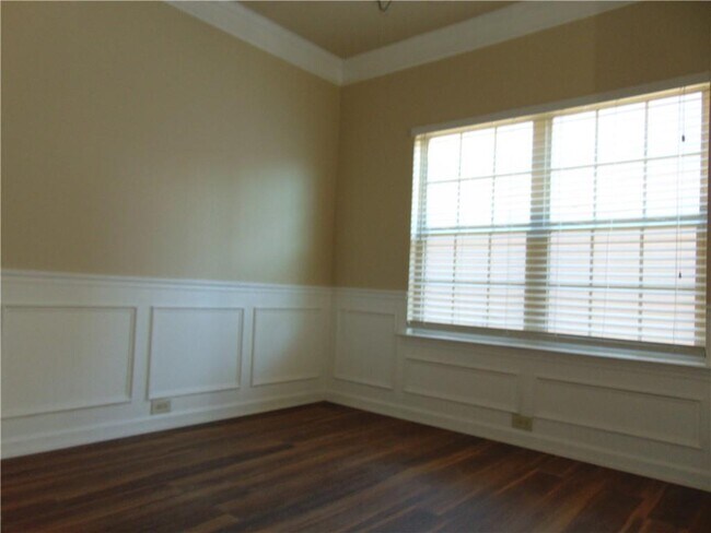 Building Photo - 1320 Napa Valley Dr SW