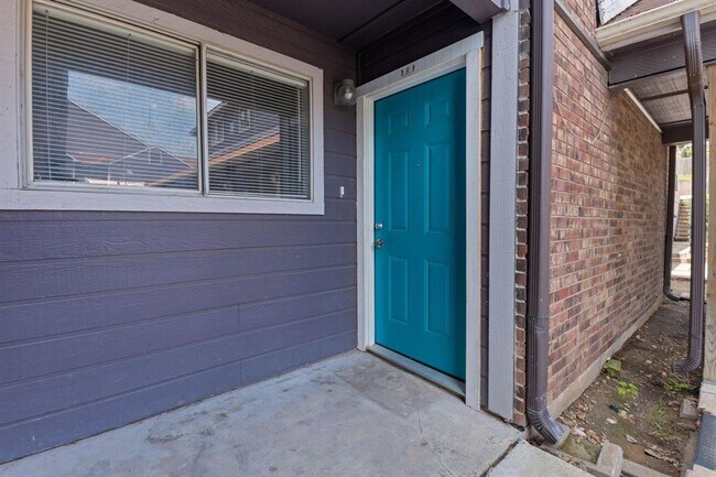 Building Photo - 1840 Burton Dr