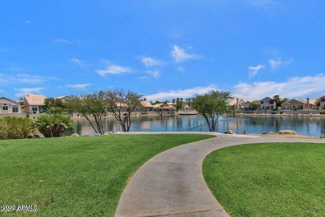 Building Photo - 16013 S Desert Foothills Pkwy