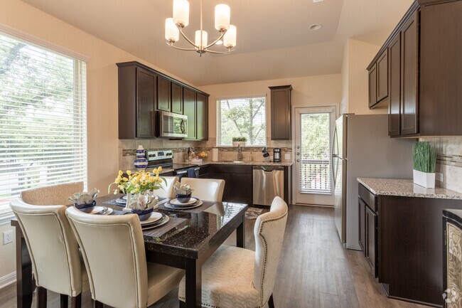 Interior Photo - Bee Caves Vistas