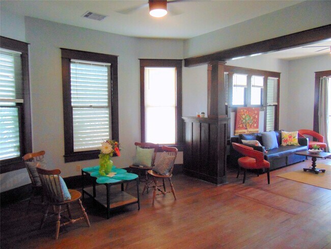 Building Photo - 3420 Avenue R