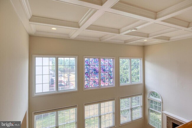 Building Photo - 1001 Meadow Ct