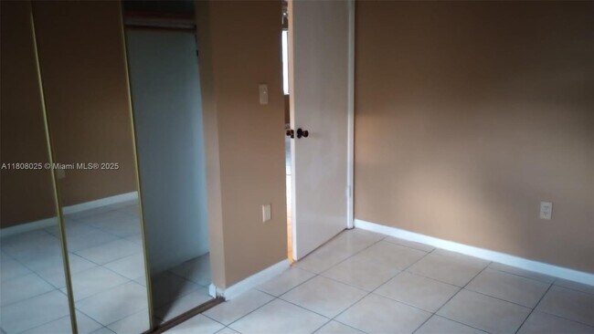 Building Photo - 415 NW 138th St