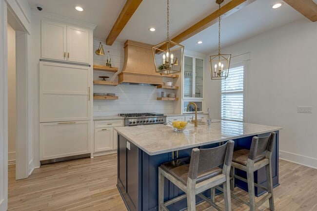 Building Photo - Franklin Home For Lease