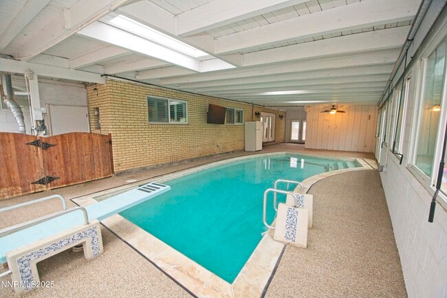 Building Photo - 601 Ivy St