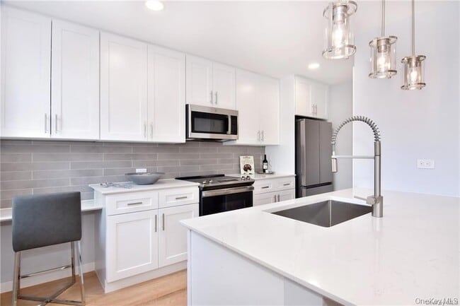 Building Photo - 651 West Street Unit 3B